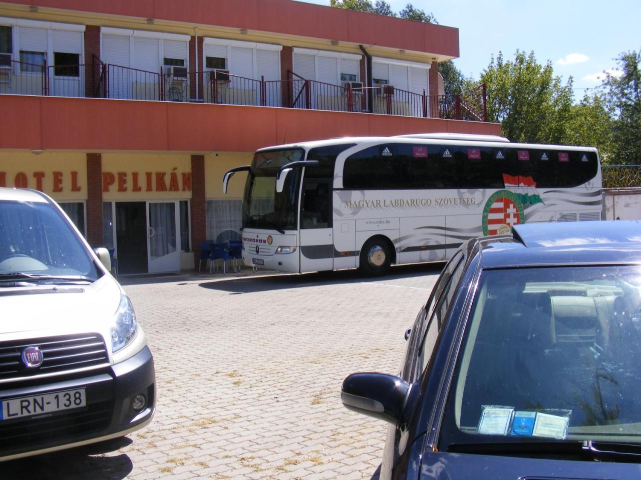 Hotel Pelikan Hodmezovasarhely Exterior photo